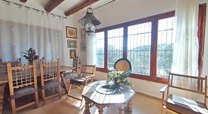 Country house 5 bedrooms of 252 m² in Ager (25691)