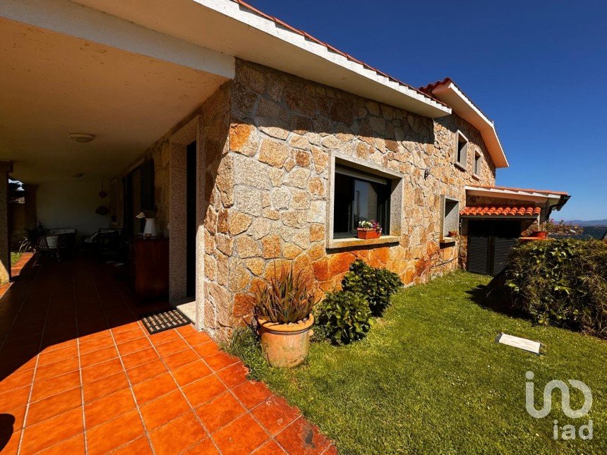 Cottage 3 bedrooms of 172 m² in Balea (36988)