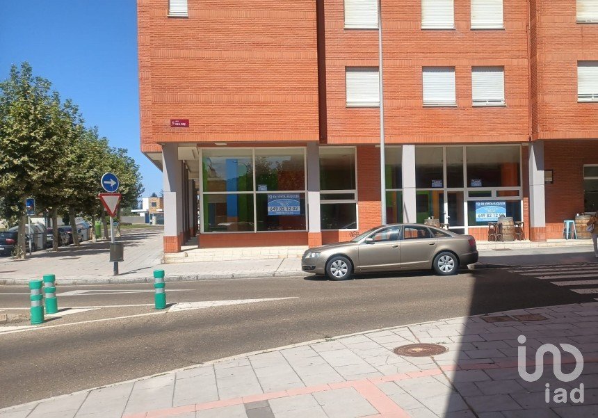 Botiga / Local comercial de 90 m² a León (24008)