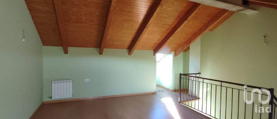 Casa 4 habitacions de 238 m² a Valdevimbre (24230)