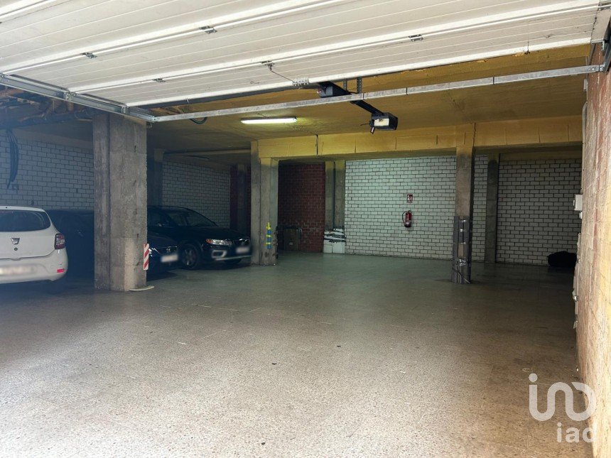 Varias superficies de 210 m² en León (24006)