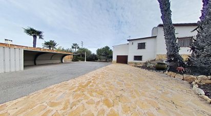 House 4 bedrooms of 190 m² in Partida Valverde (03139)