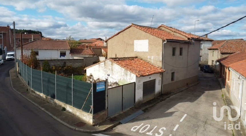 Maison 0 chambre de 600 m² à Sariegos del Bernesga (24121)