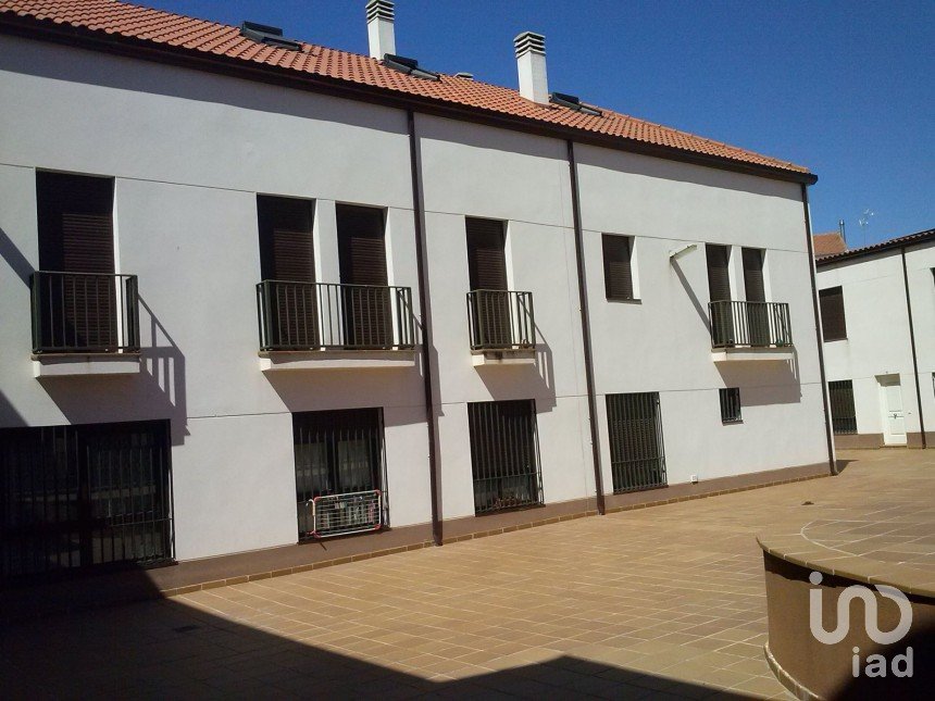 Block of flats in Esquivias (45221) of 100 m²