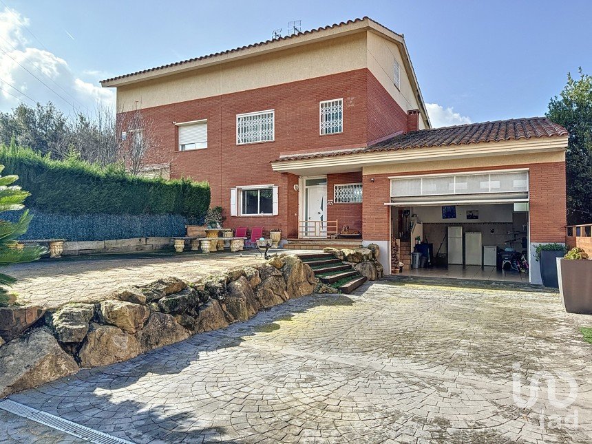 Casa 4 habitaciones de 221 m² en Vilanova del Vallès (08410)