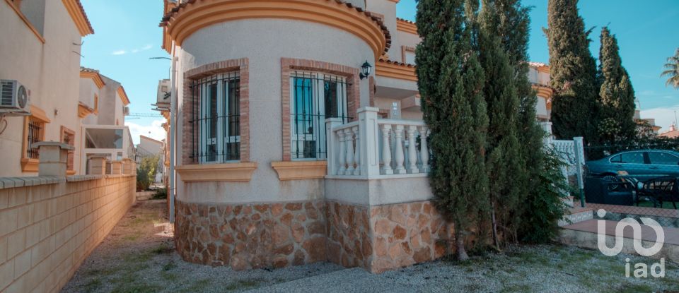 Cottage 3 bedrooms of 104 m² in Los Montesinos (03187)