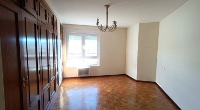 Apartment 2 bedrooms of 70 m² in León (24005)