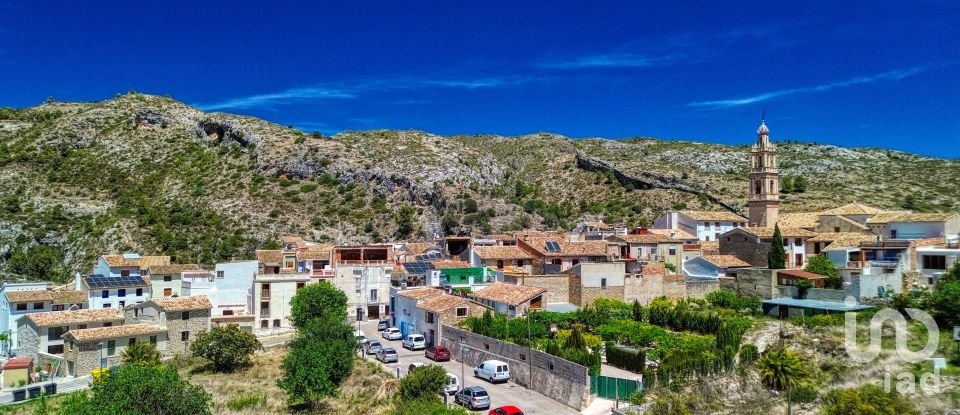 Terreno de 3.724 m² en Patró (03788)