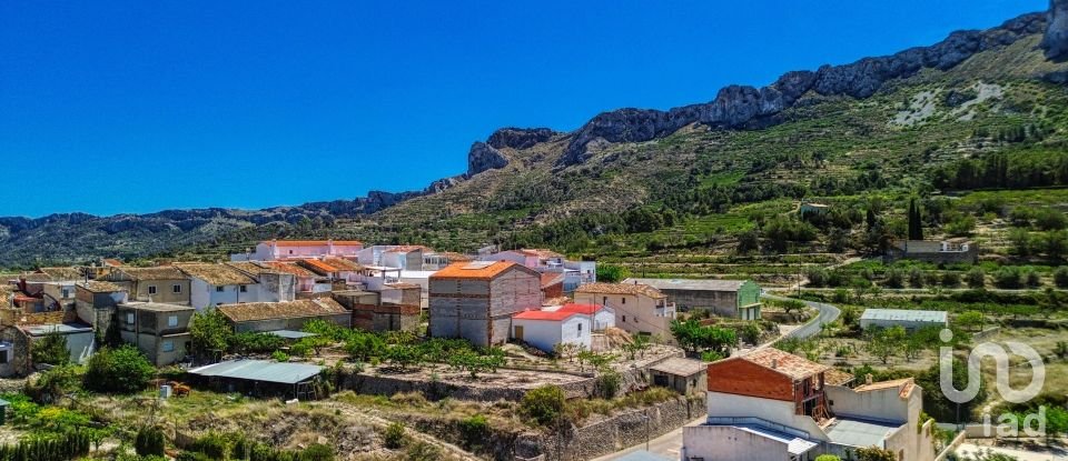 Terreno de 3.724 m² en Patró (03788)