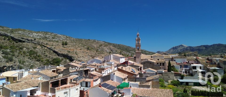 Terreno de 3.724 m² en Patró (03788)