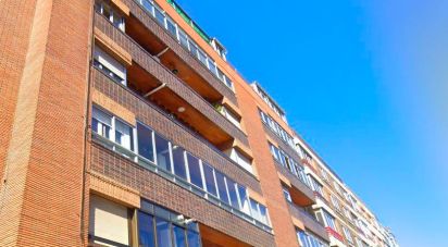 Aparcamiento / garaje / caja de 353 m² en León (24009)