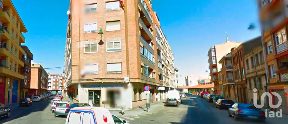 Aparcamiento / garaje / caja de 353 m² en León (24009)