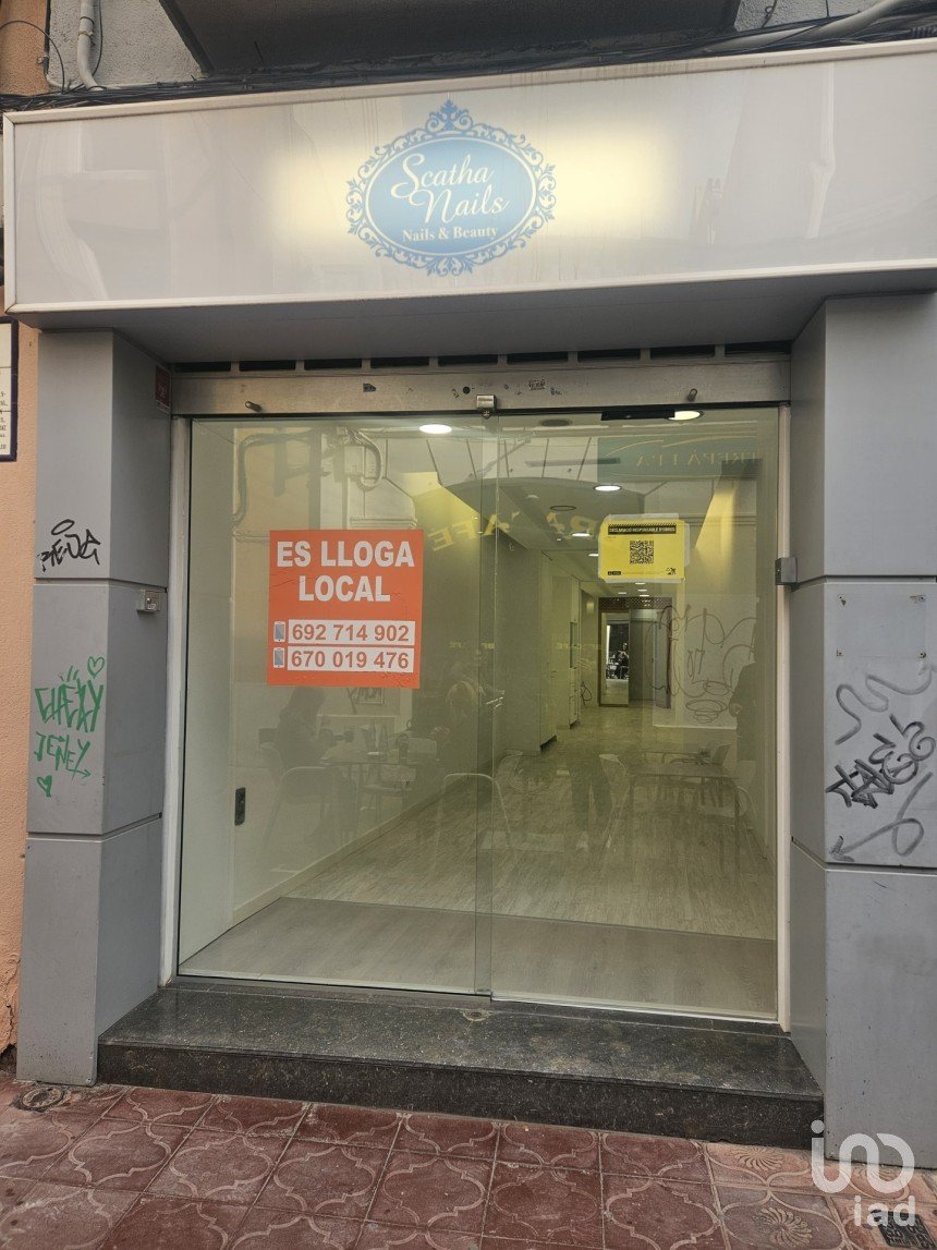 Shop / premises commercial of 53 m² in Sabadell (08201)