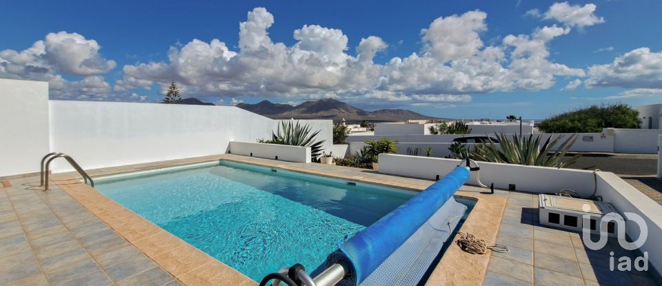 House 3 bedrooms of 139 m² in Playa Blanca (35580)