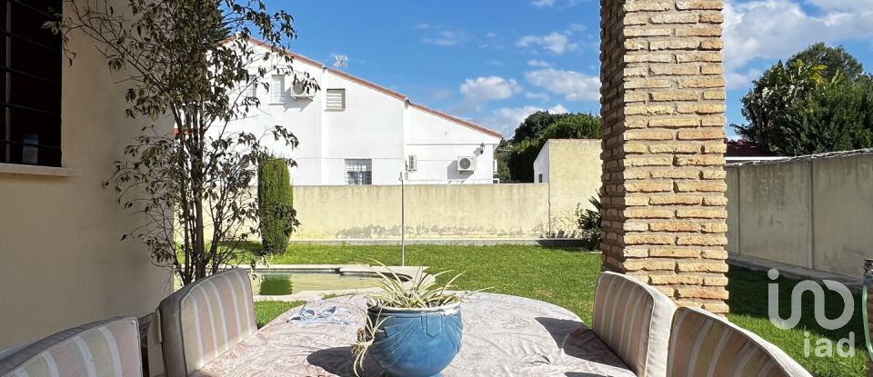 Cottage 4 bedrooms of 162 m² in Palomares del Río (41928)