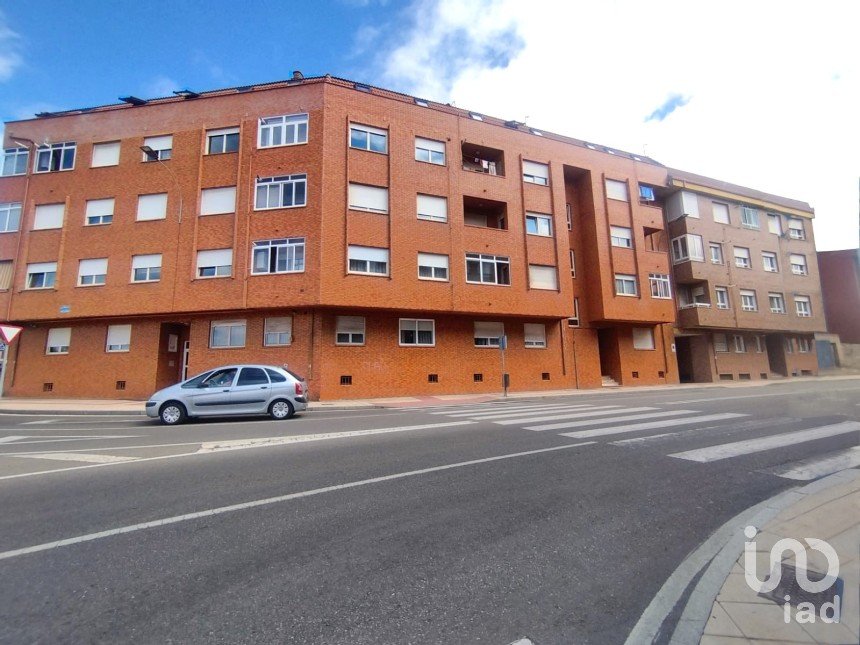 Apartment 3 bedrooms of 99 m² in León (24008)