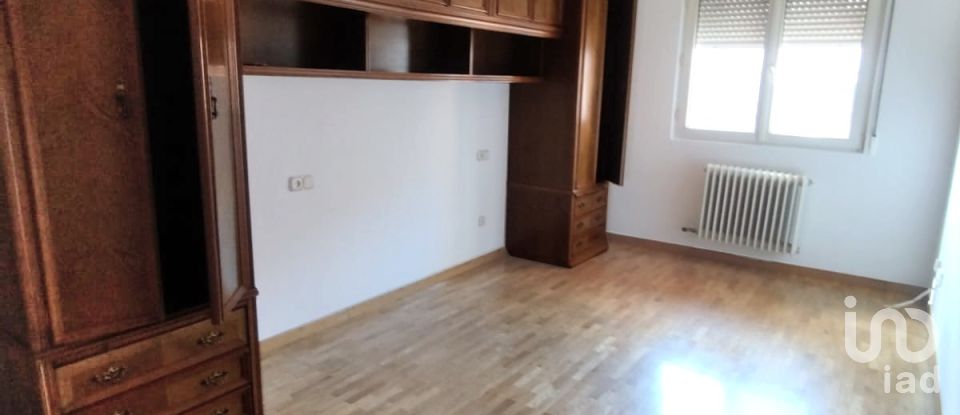 Apartment 3 bedrooms of 99 m² in León (24008)