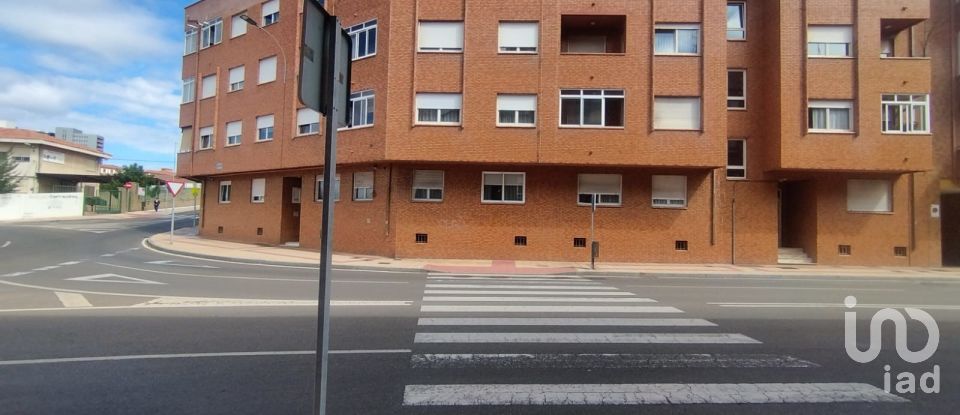 Apartment 3 bedrooms of 99 m² in León (24008)