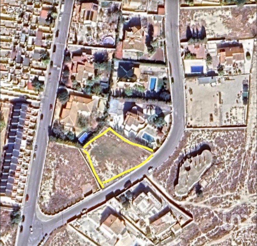 Terrain de 1 340 m² à Urbanización Valle del Sol (03110)