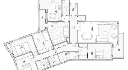 Surface diverse 5 chambres de 212 m² à León (24001)