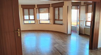 Pis 3 habitacions de 117 m² a La Bañeza (24750)