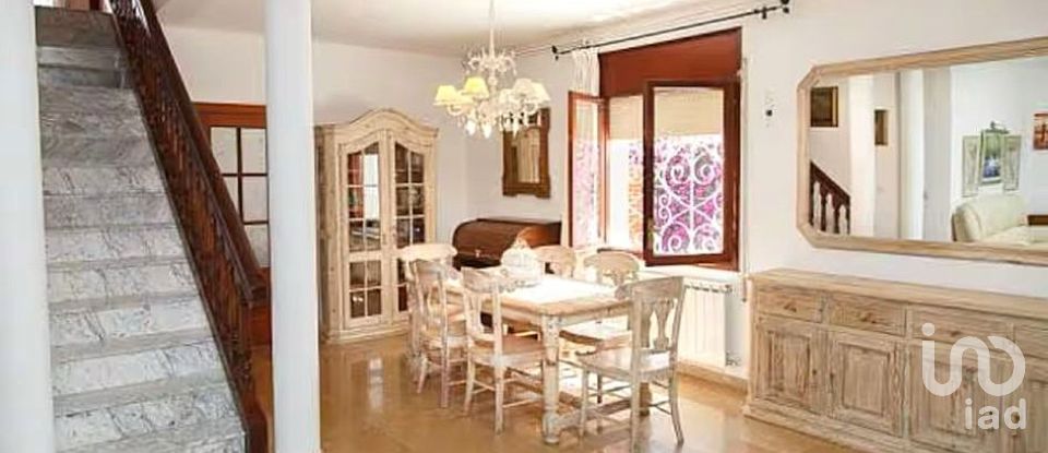 House 5 bedrooms of 330 m² in Miami-Platja (43892)