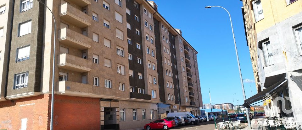 Botiga / Local comercial de 254 m² a León (24007)