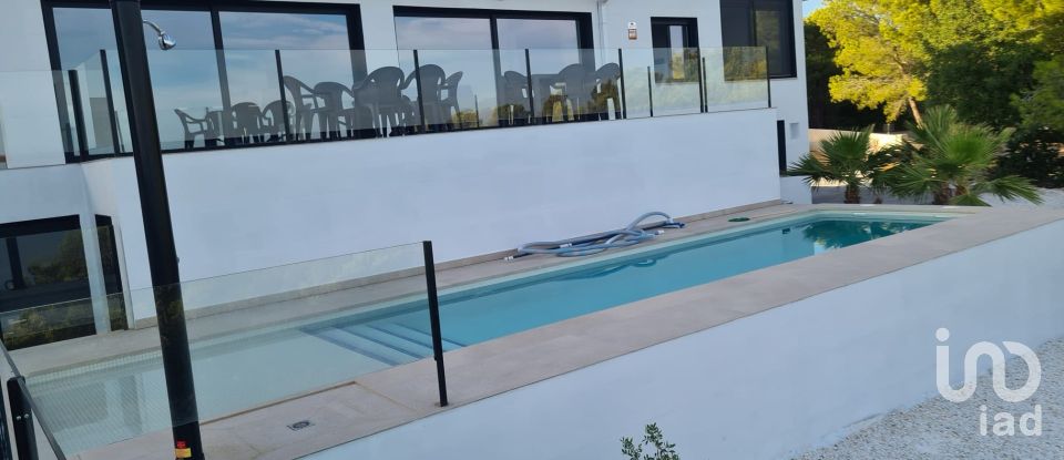 House 4 bedrooms of 300 m² in Alcossebre (12579)