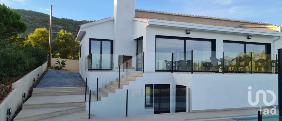 House 4 bedrooms of 300 m² in Alcossebre (12579)