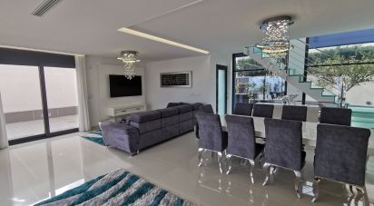 Cottage 5 bedrooms of 332 m² in San Miguel de Salinas (03193)