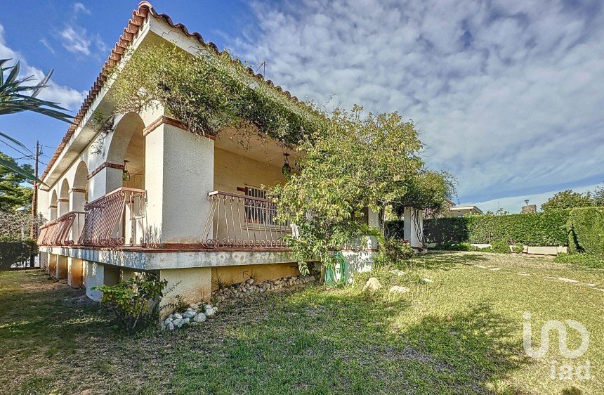 Casa 4 habitaciones de 251 m² en Segur de Calafell (43882)