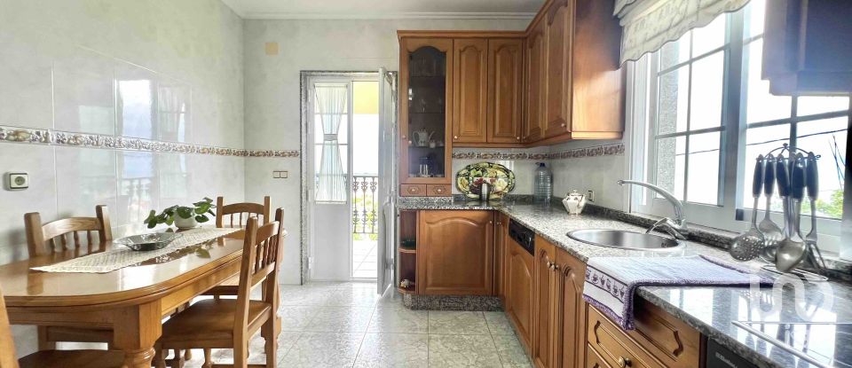 House 2 bedrooms of 226 m² in Valdoviño (15552)