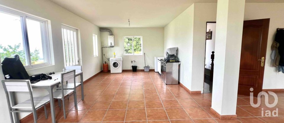 House 2 bedrooms of 226 m² in Valdoviño (15552)