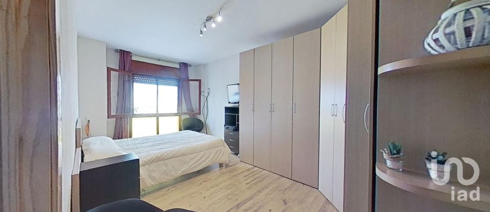 Pis 4 habitacions de 97 m² a Deltebre (43580)