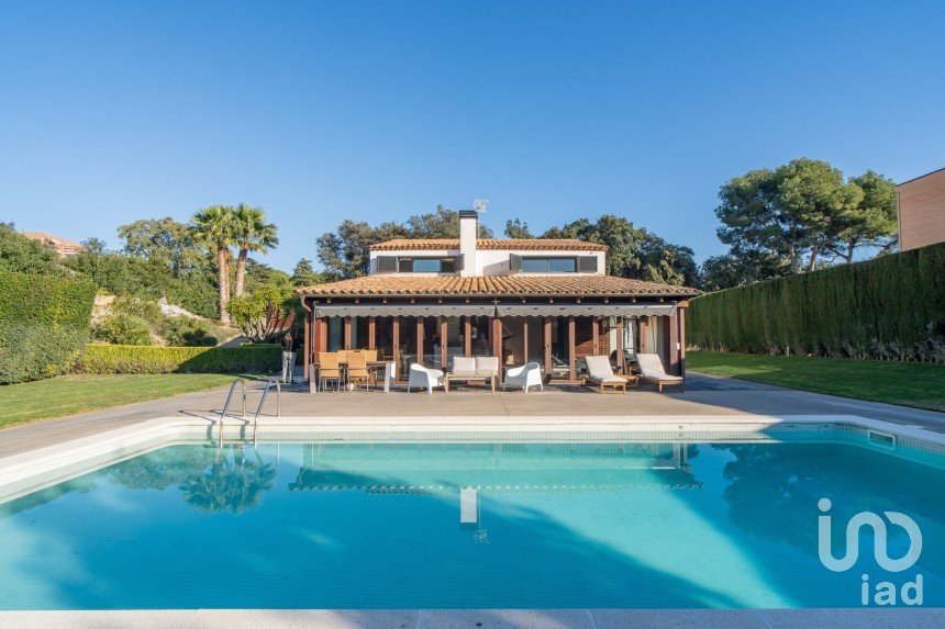 House 6 bedrooms of 557 m² in Sant Vicenç de Montalt (08394)