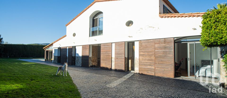 House 6 bedrooms of 557 m² in Sant Vicenç de Montalt (08394)