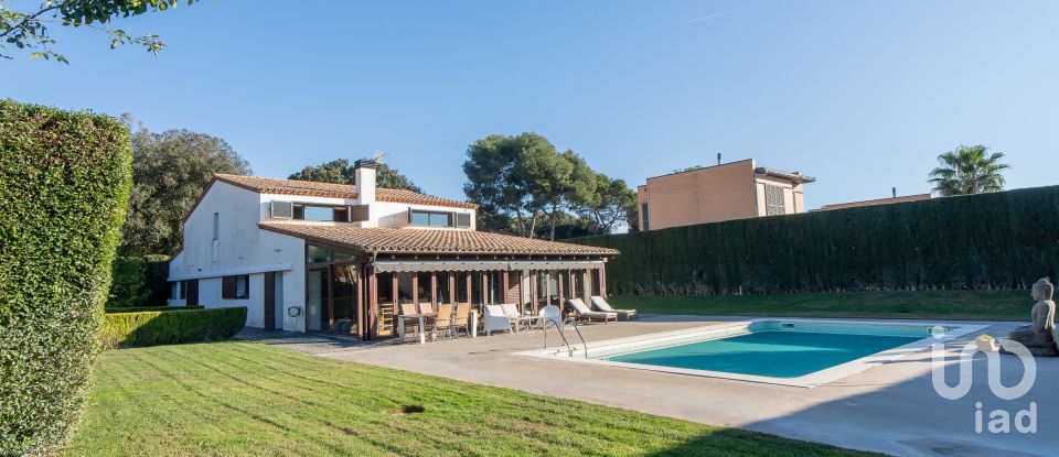 House 6 bedrooms of 557 m² in Sant Vicenç de Montalt (08394)