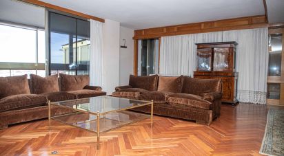 Pis 6 habitacions de 492 m² a León (24002)