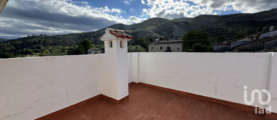 Casa 5 habitacions de 220 m² a La Vall D' Ebo (03789)