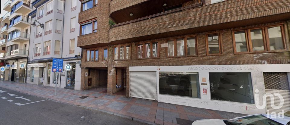 Boutique/Local commercial de 450 m² à León (24004)