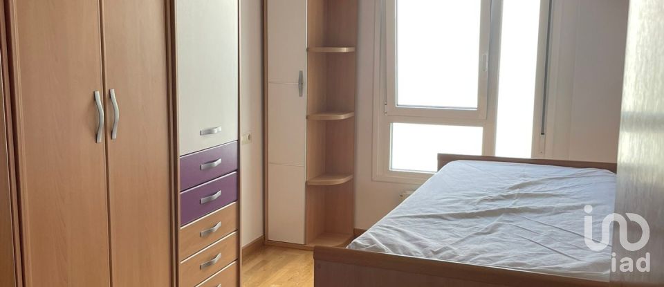 Pis 2 habitacions de 75 m² a Gijón (33209)