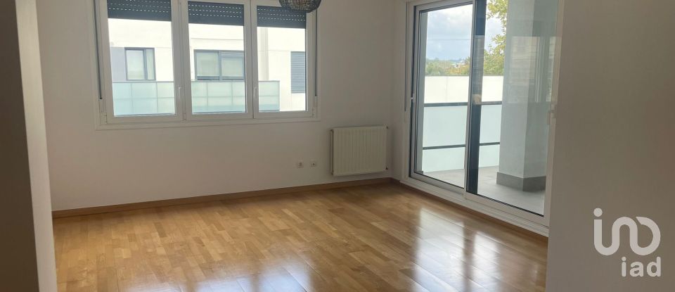 Pis 2 habitacions de 75 m² a Gijón (33209)