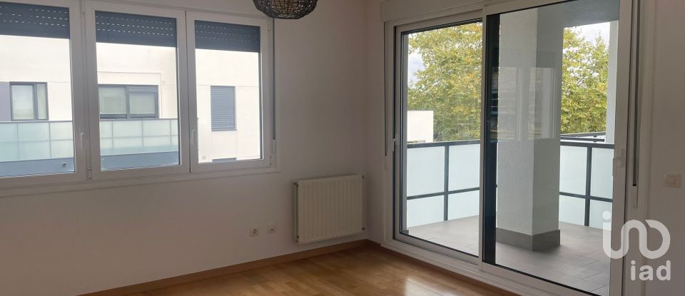 Pis 2 habitacions de 75 m² a Gijón (33209)