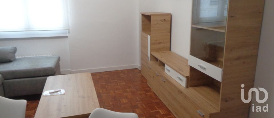 Pis 3 habitacions de 100 m² a León (24004)