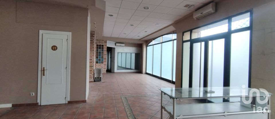 Tienda / local comercial de 147 m² en León (24008)