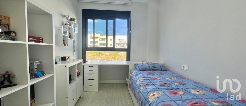 Pis 4 habitacions de 143 m² a Torre del Mar (29740)