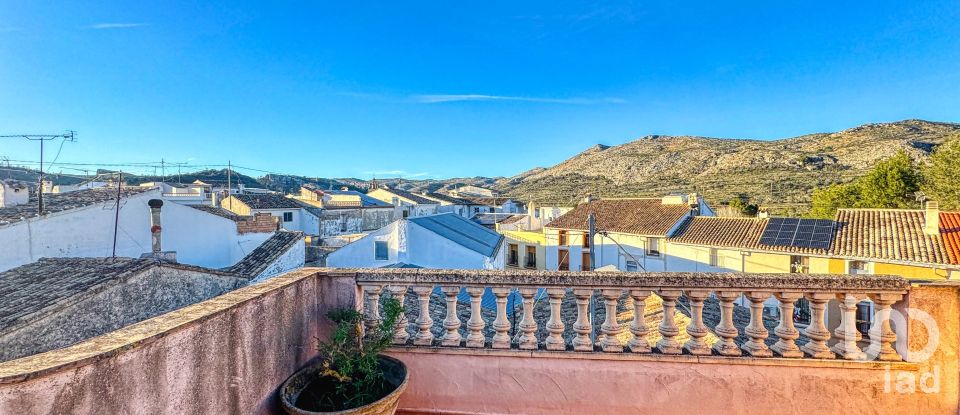 Casa 4 habitacions de 74 m² a La Vall D' Ebo (03789)