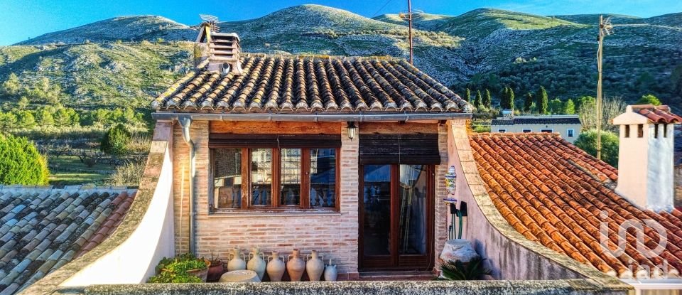 Casa 4 habitacions de 74 m² a La Vall D' Ebo (03789)