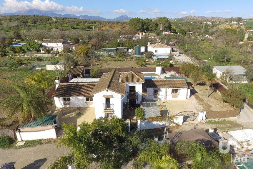 Casa de campo 6 habitaciones de 291 m² en Coín (29100)