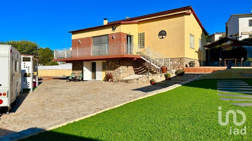 Casa 4 habitacions de 166 m² a Santa Eulalia de Ronçana (08187)